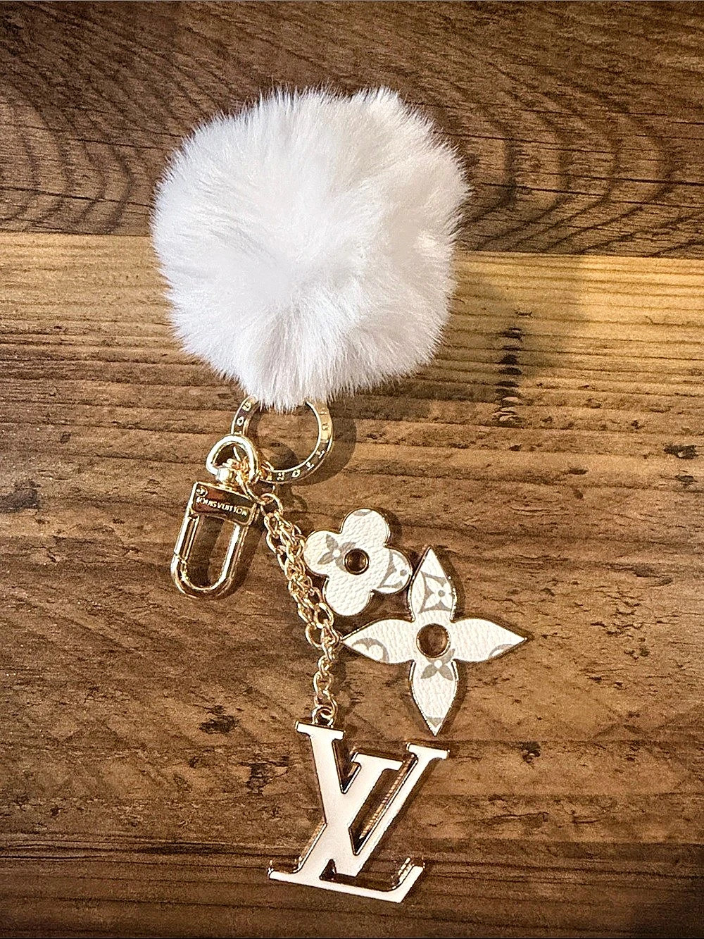 Pompon Bag Charm White & Gold